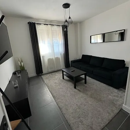 Hébergement de vacances Duplex Avec Exterieur Privatif Proche Paris/cdg Livry-Gargan